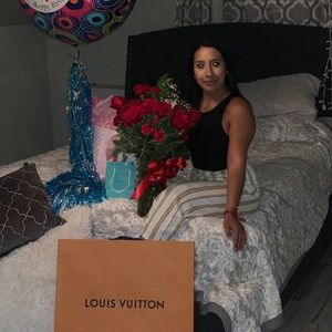 Meet your Posher, Delia